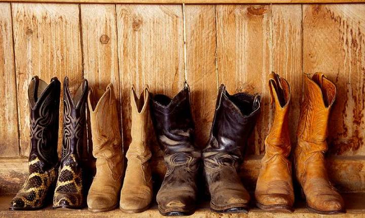 types of shoes - How should cowboy boots fit