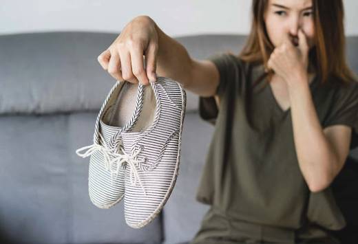 smelly shoes - how to sanitize used shoes