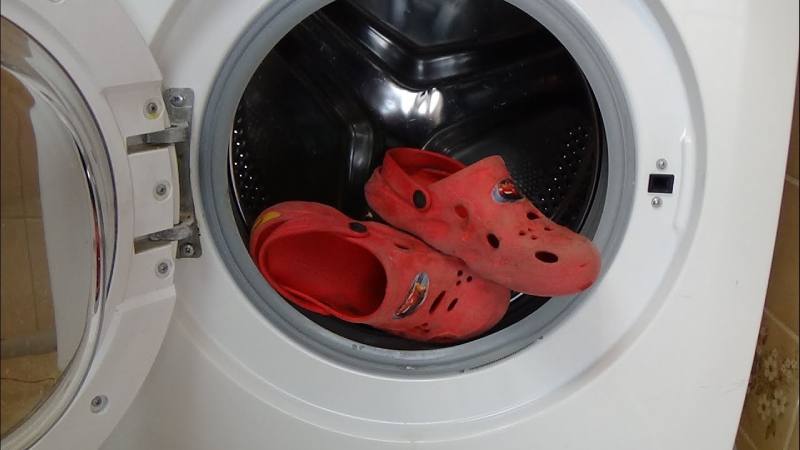 wash crocs in the washing machine