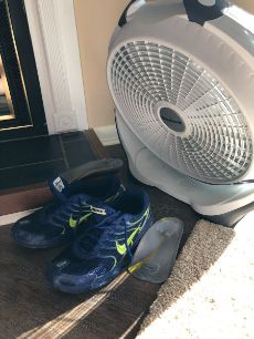 fastest ways to dry shoes